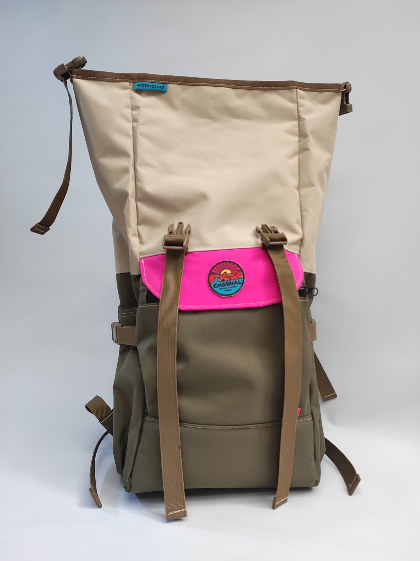 mochila beige fucsia