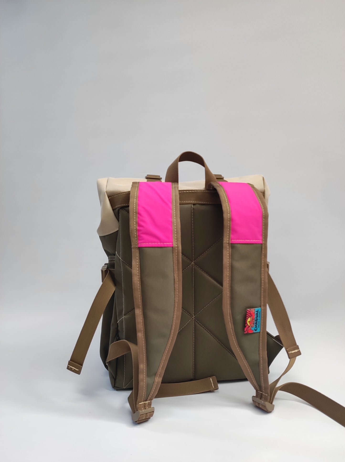 mochila beige fucsia