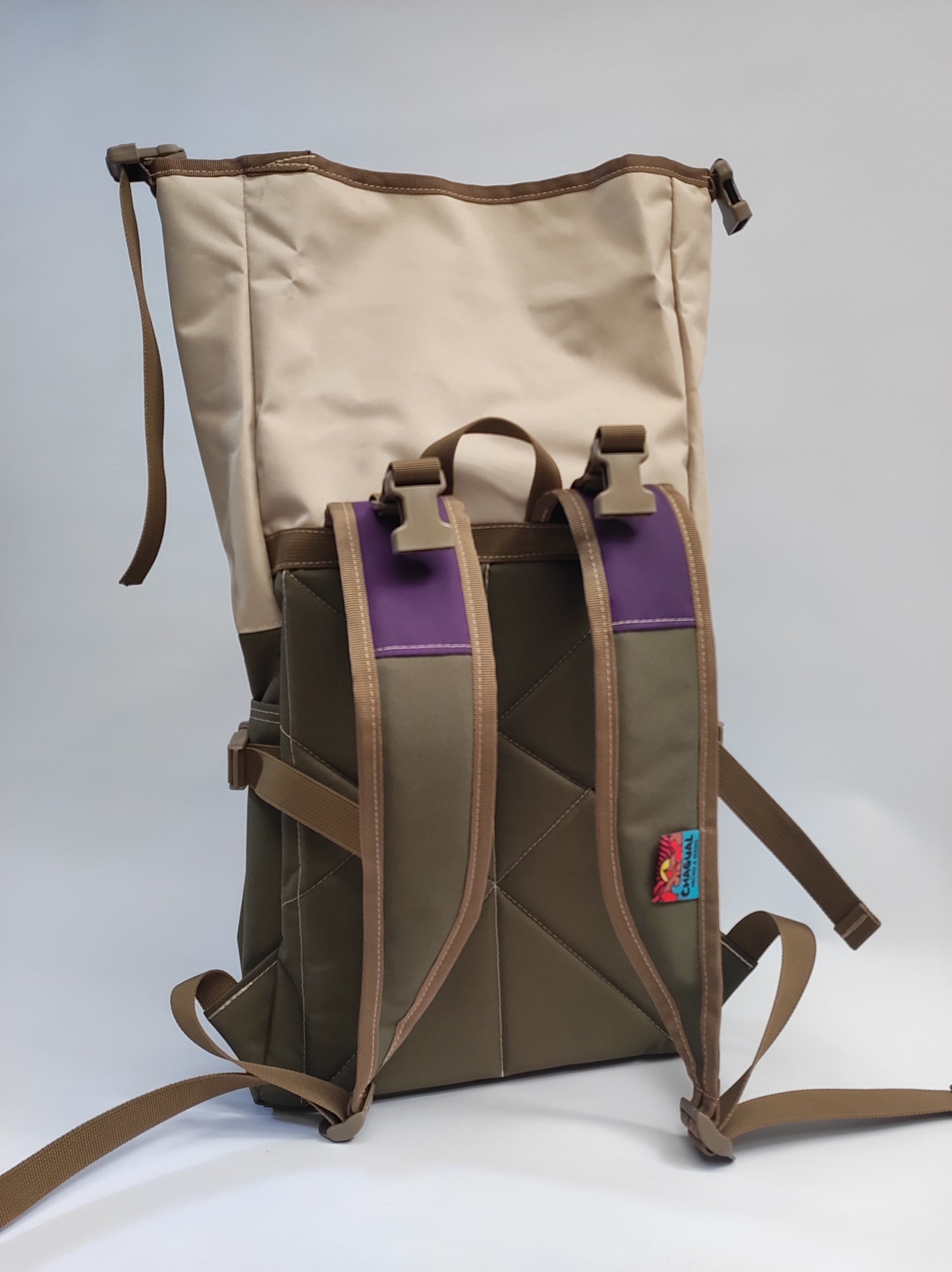 mochila beige morado