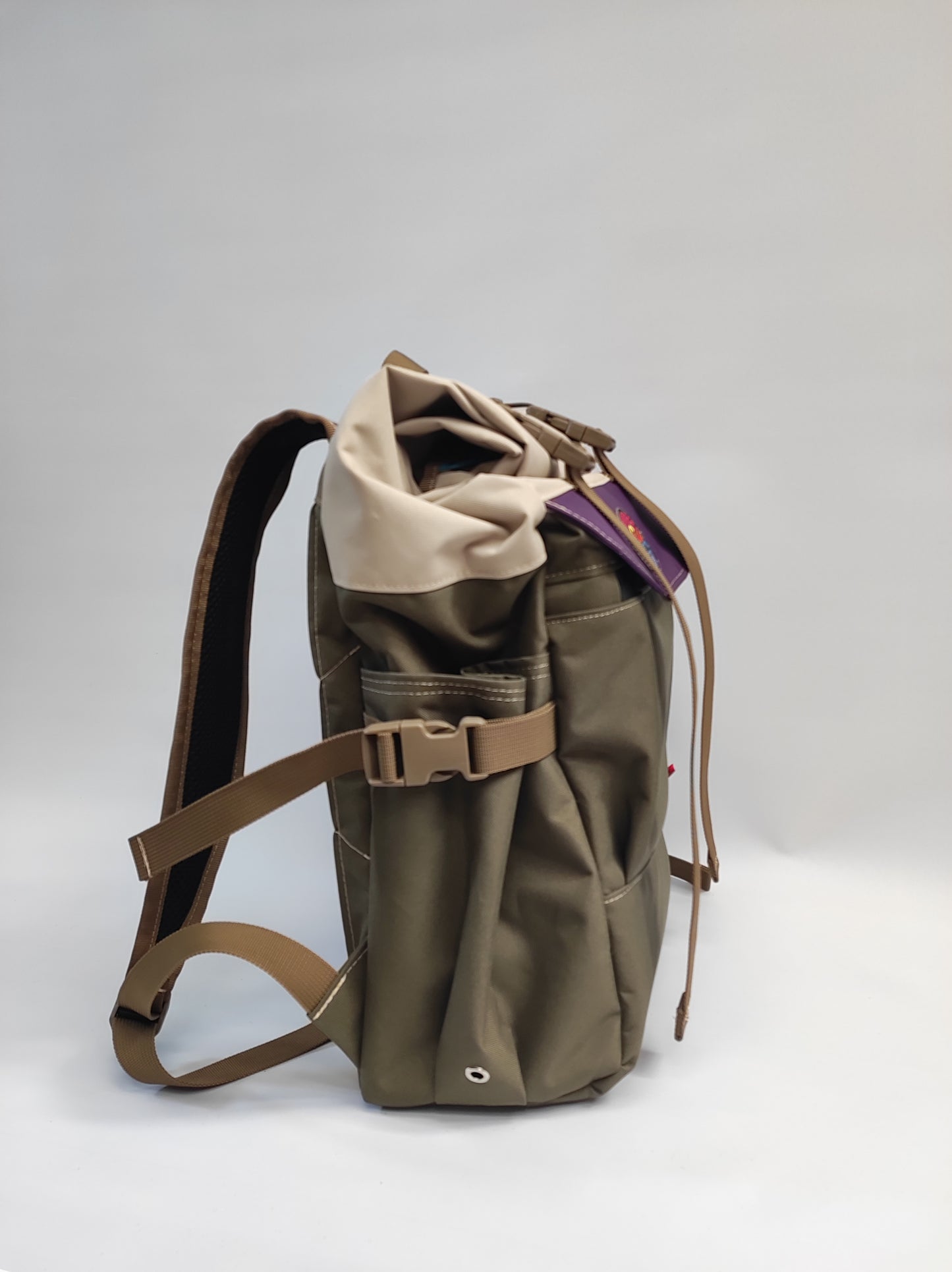 mochila beige morado