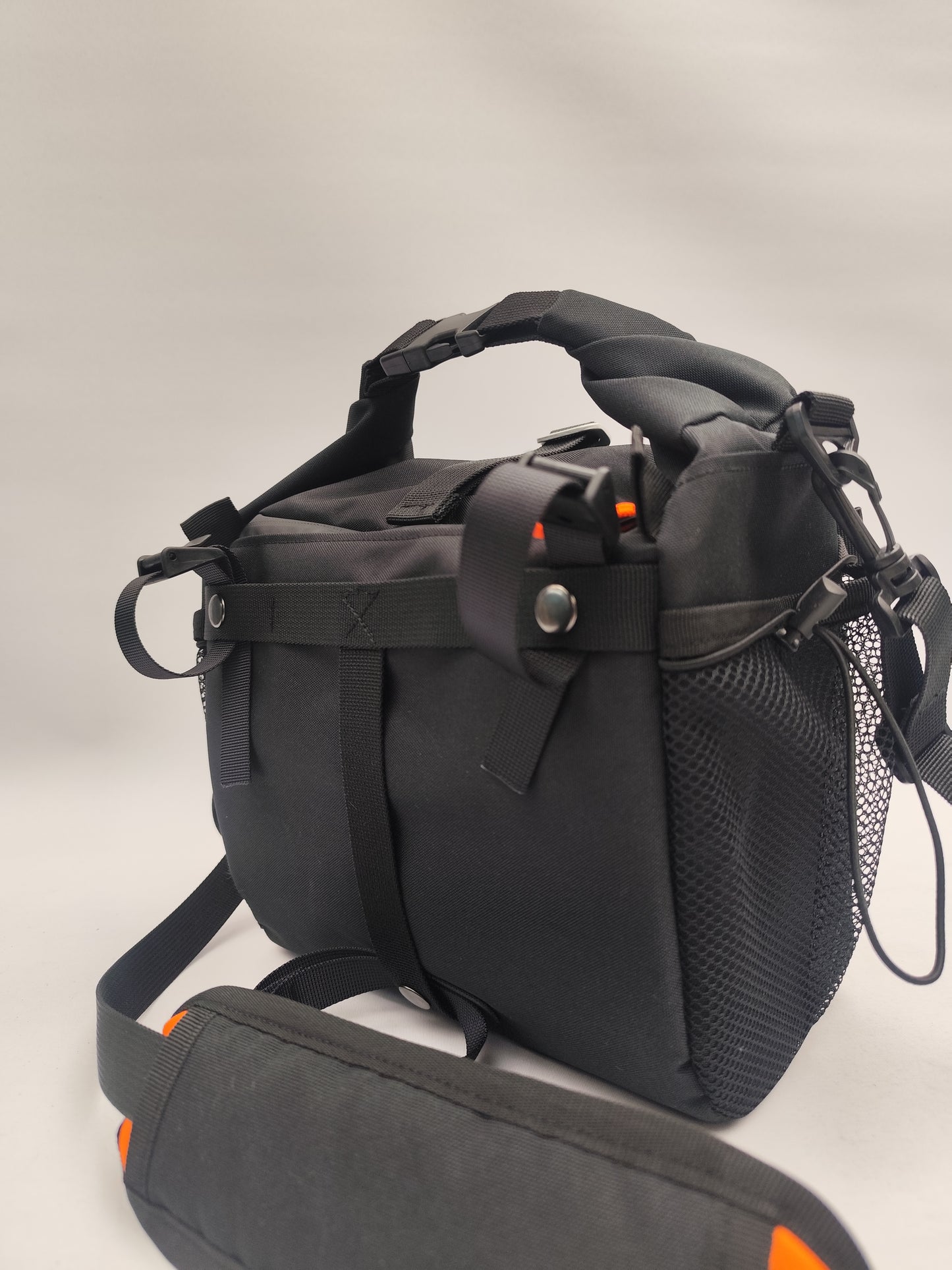 Bolso negro bicicleta volante